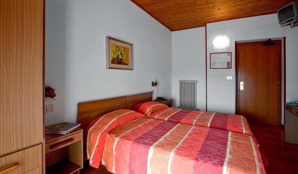 Albergo Villa Mimosa 토르볼레 객실 사진